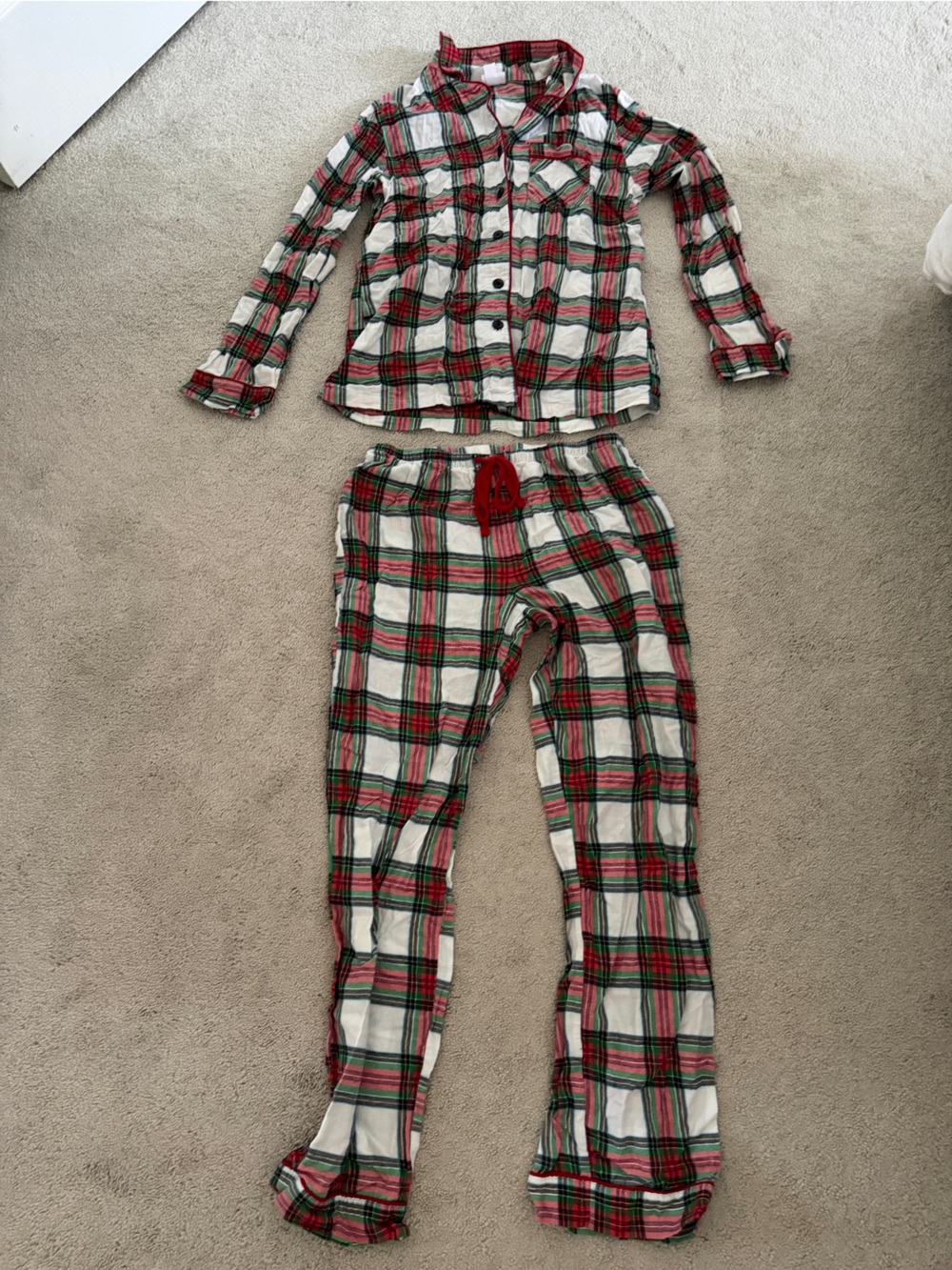 Women’s Pajamas Sets - Picture 3 of 5